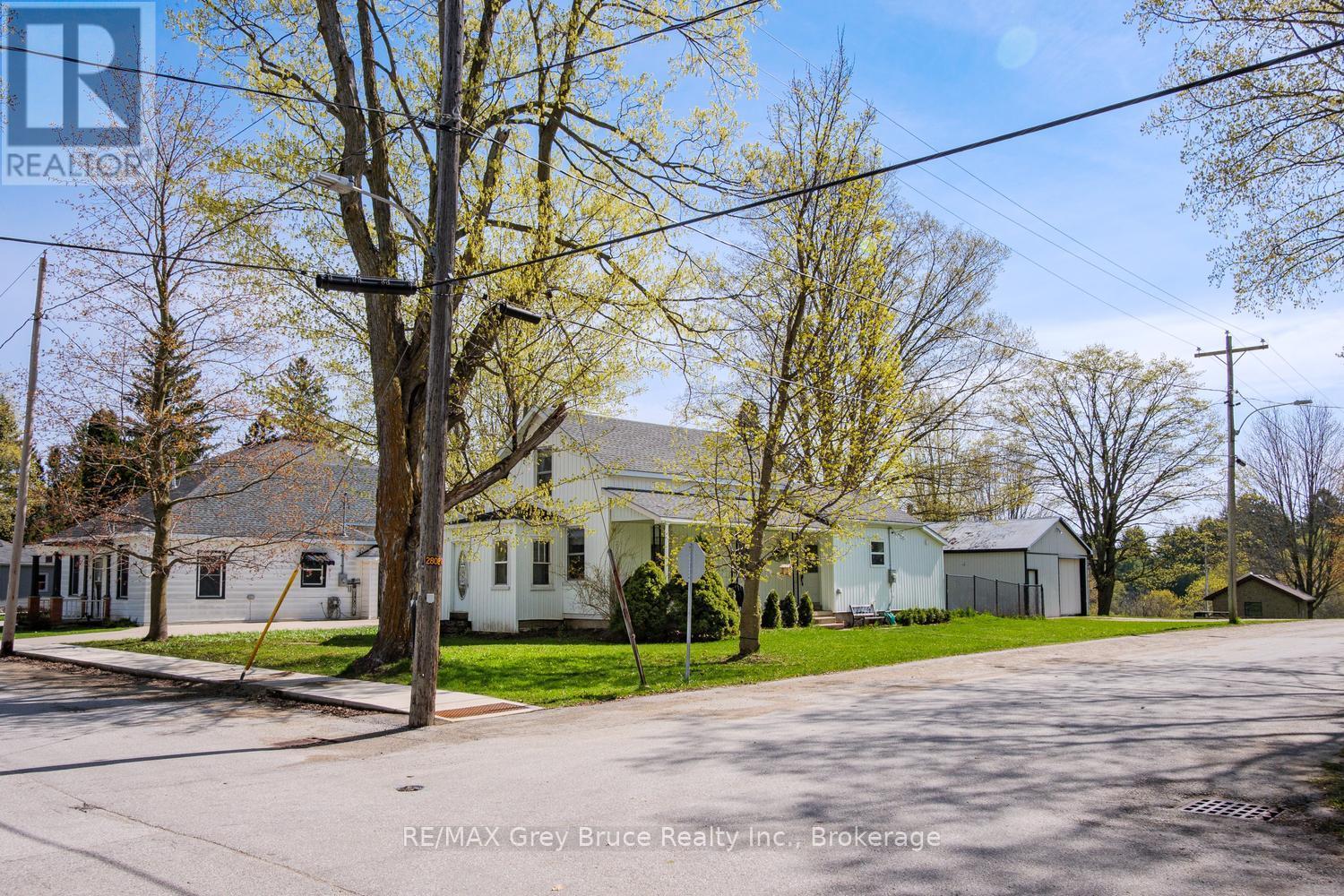 105 MAIN STREET - 3