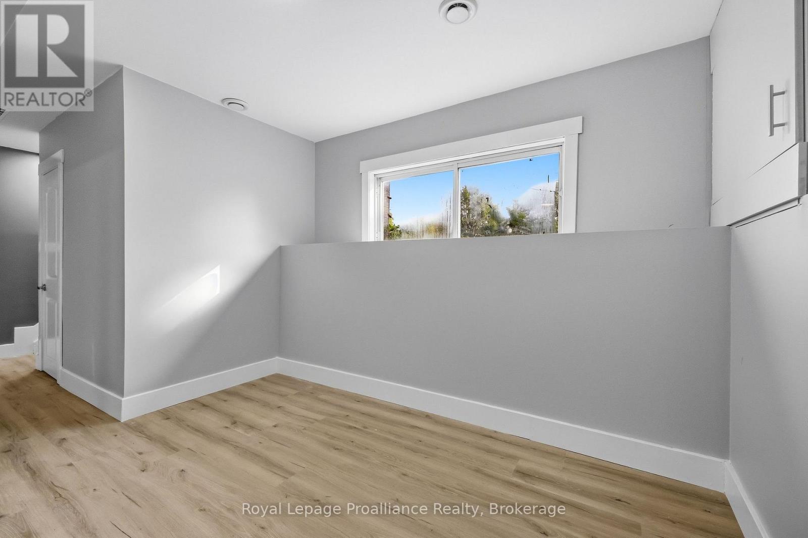 464 BRIMLEY ROAD S - Image 32