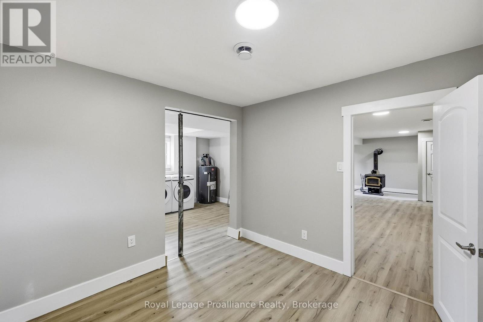 464 BRIMLEY ROAD S - Image 35