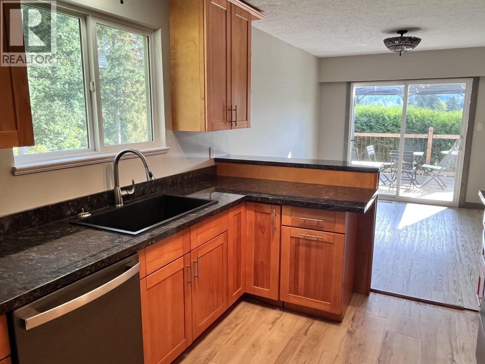 476 THOMPSON ROAD - Image 11