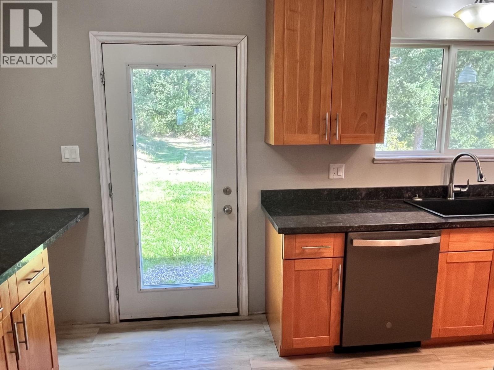 476 THOMPSON ROAD - Image 12