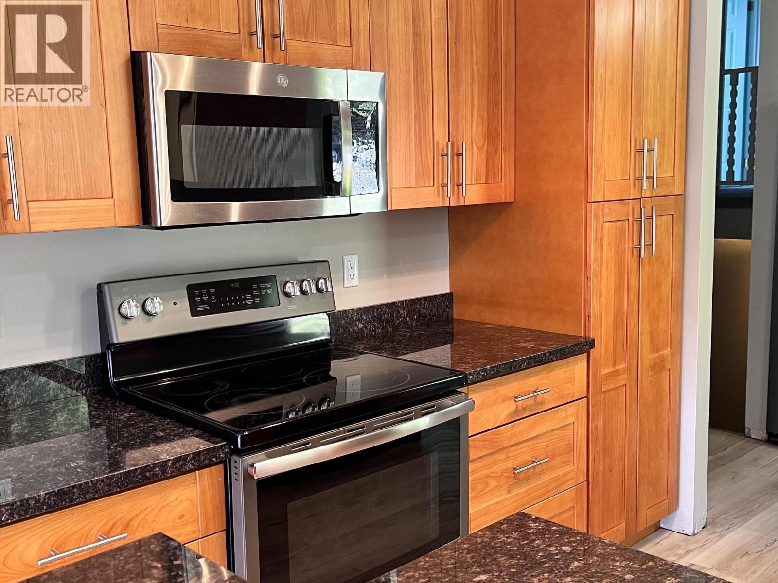 476 THOMPSON ROAD - 14