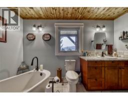 4pc Ensuite bath - 2770 Perris Road, Blind Bay, BC V0E1H1 Photo 12