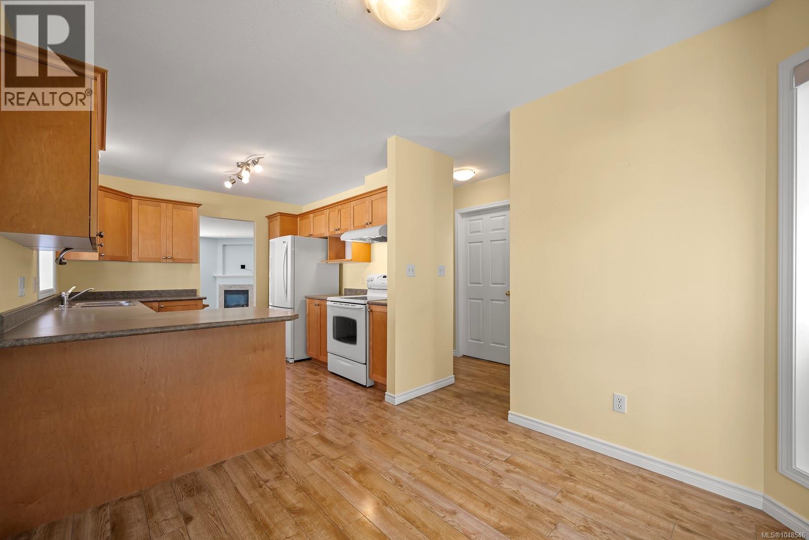 #27 1755 Willemar Ave - 22