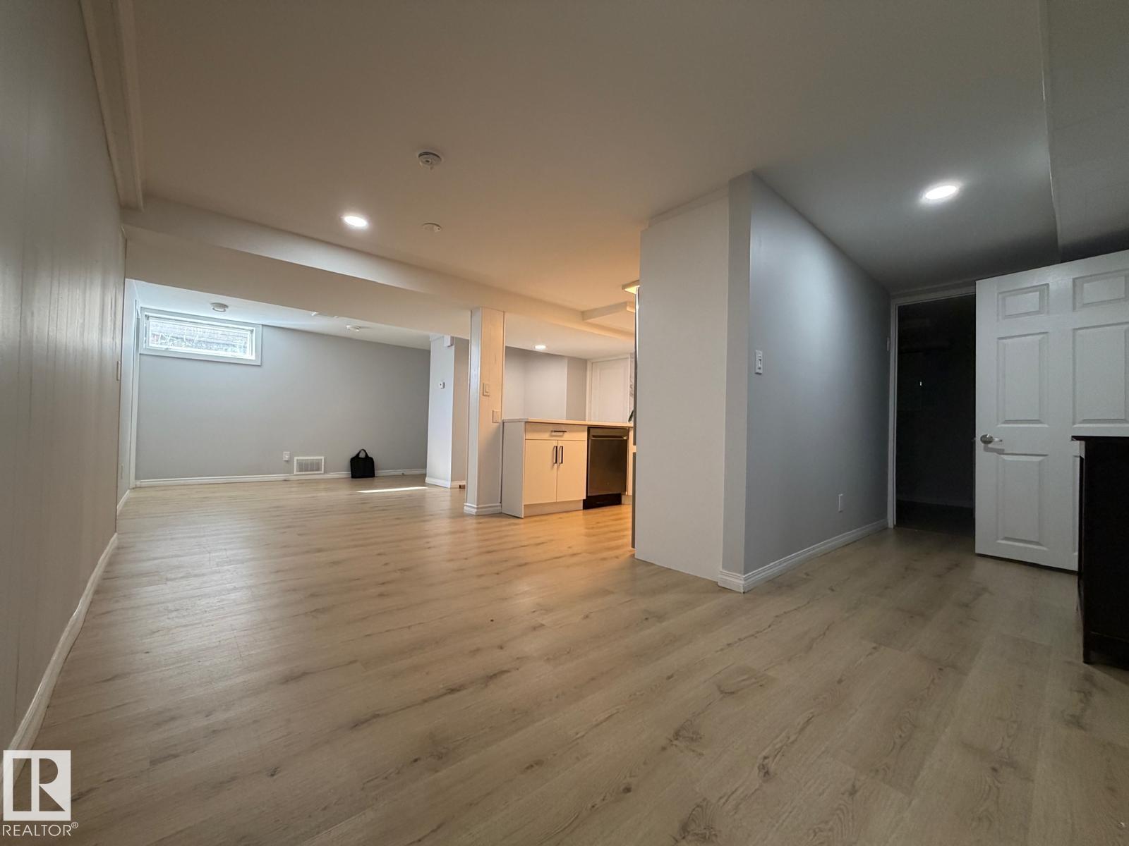4708 117A Street NW NW photo 3 — MLS® E4507128