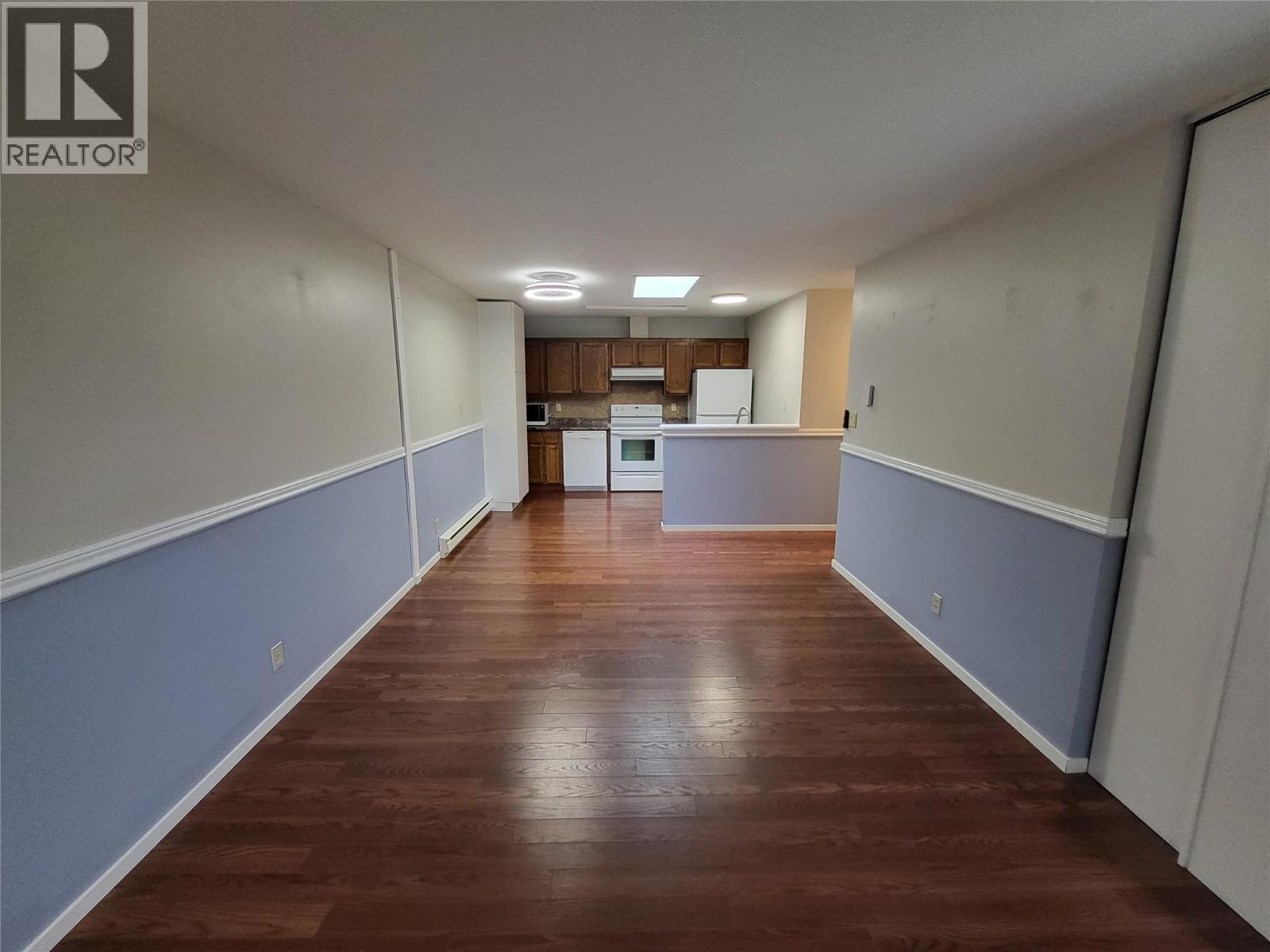 #105 601 Wade Avenue W - 4