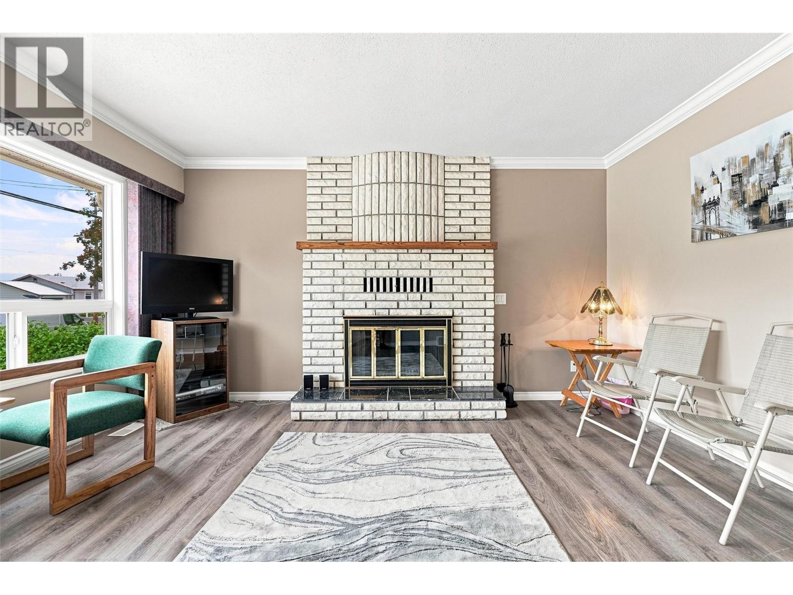 2176 Merritt Avenue - Image 14