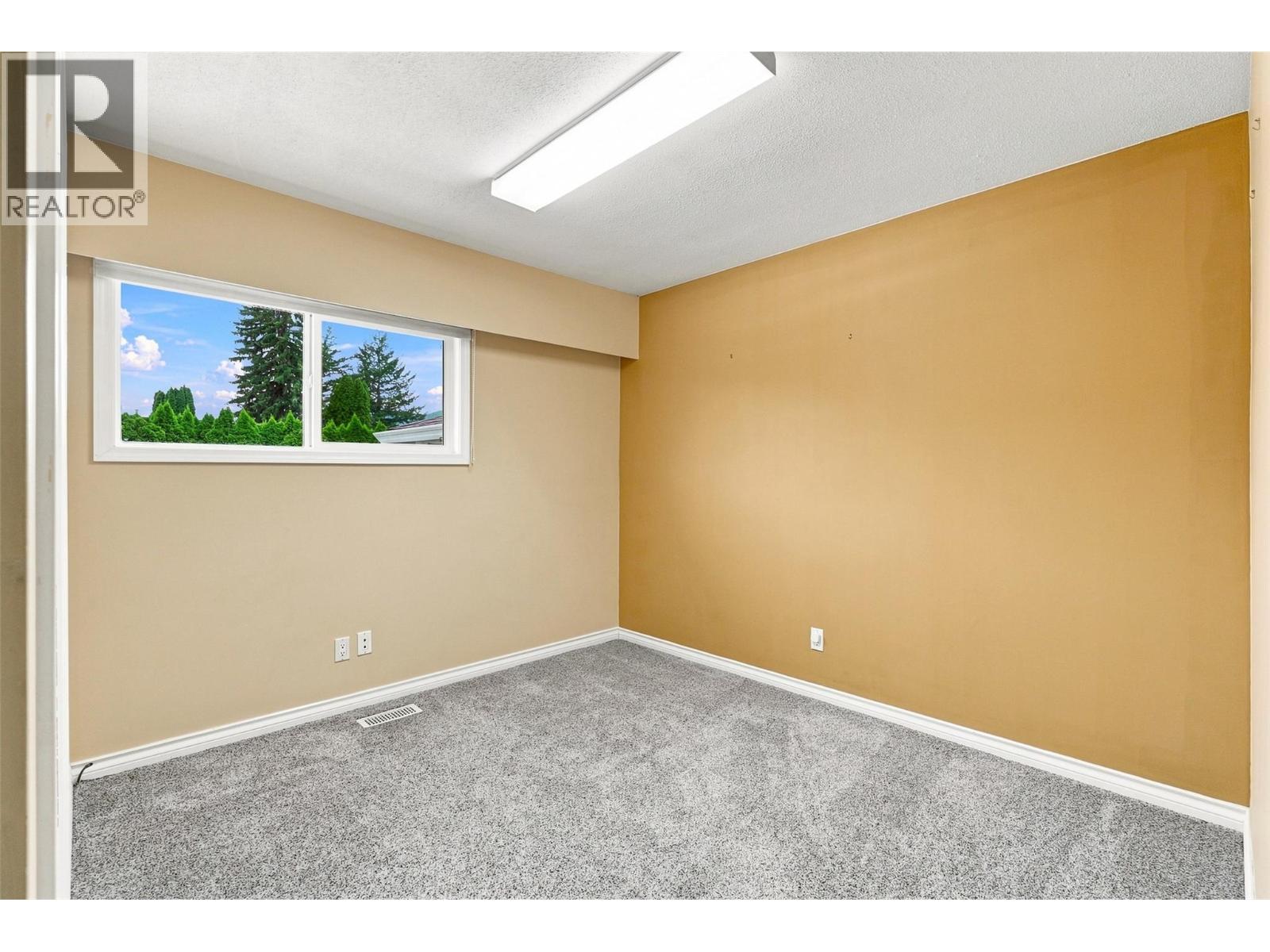 2176 Merritt Avenue - 33