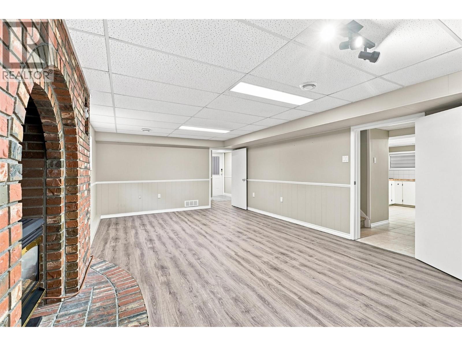2176 Merritt Avenue - Image 45