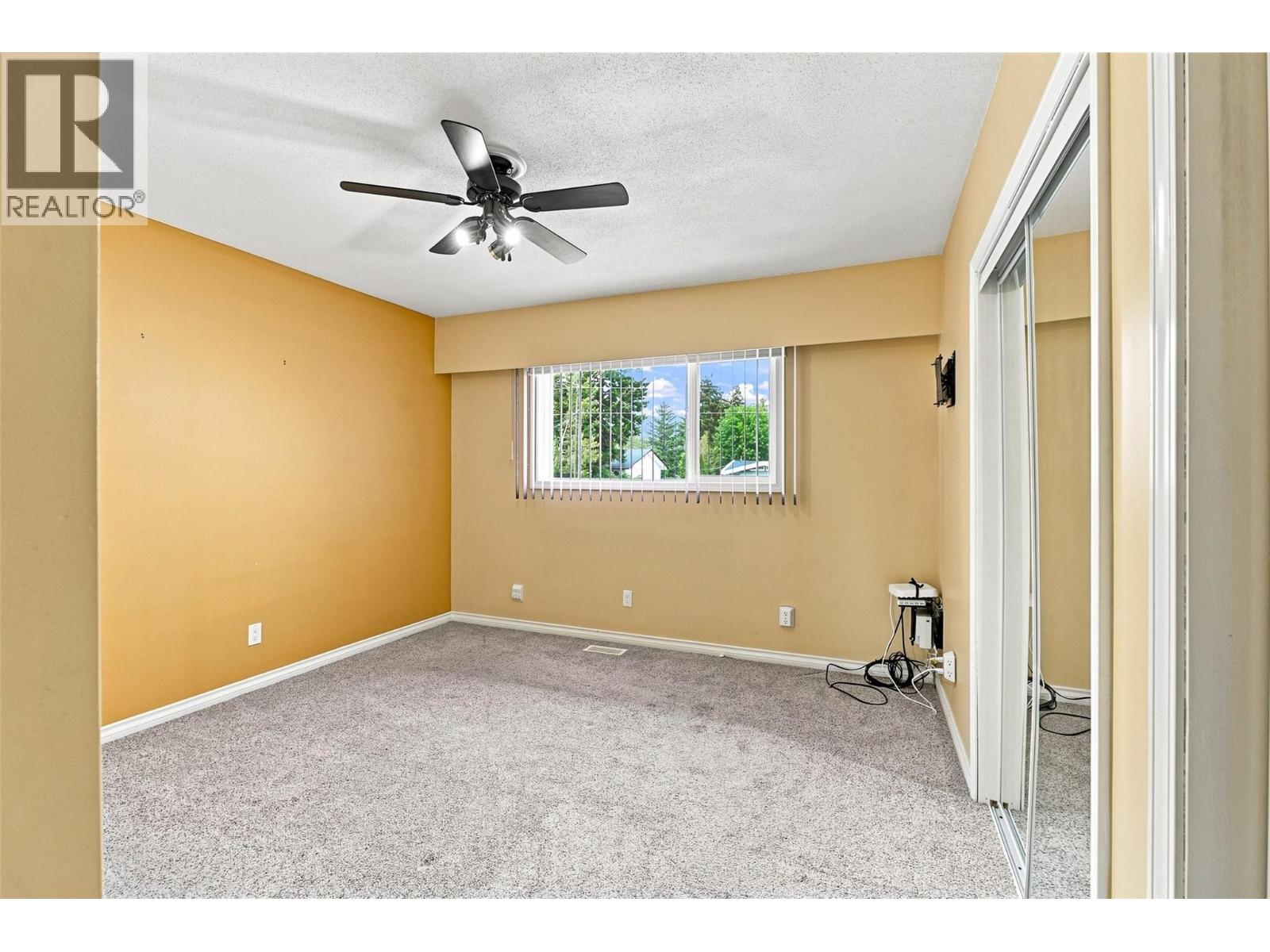 2176 Merritt Avenue - Image 38