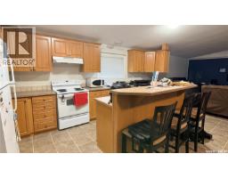 Primary Bedroom - 222 Willow Park Green, Estevan, SK S4A2R7 Photo 7