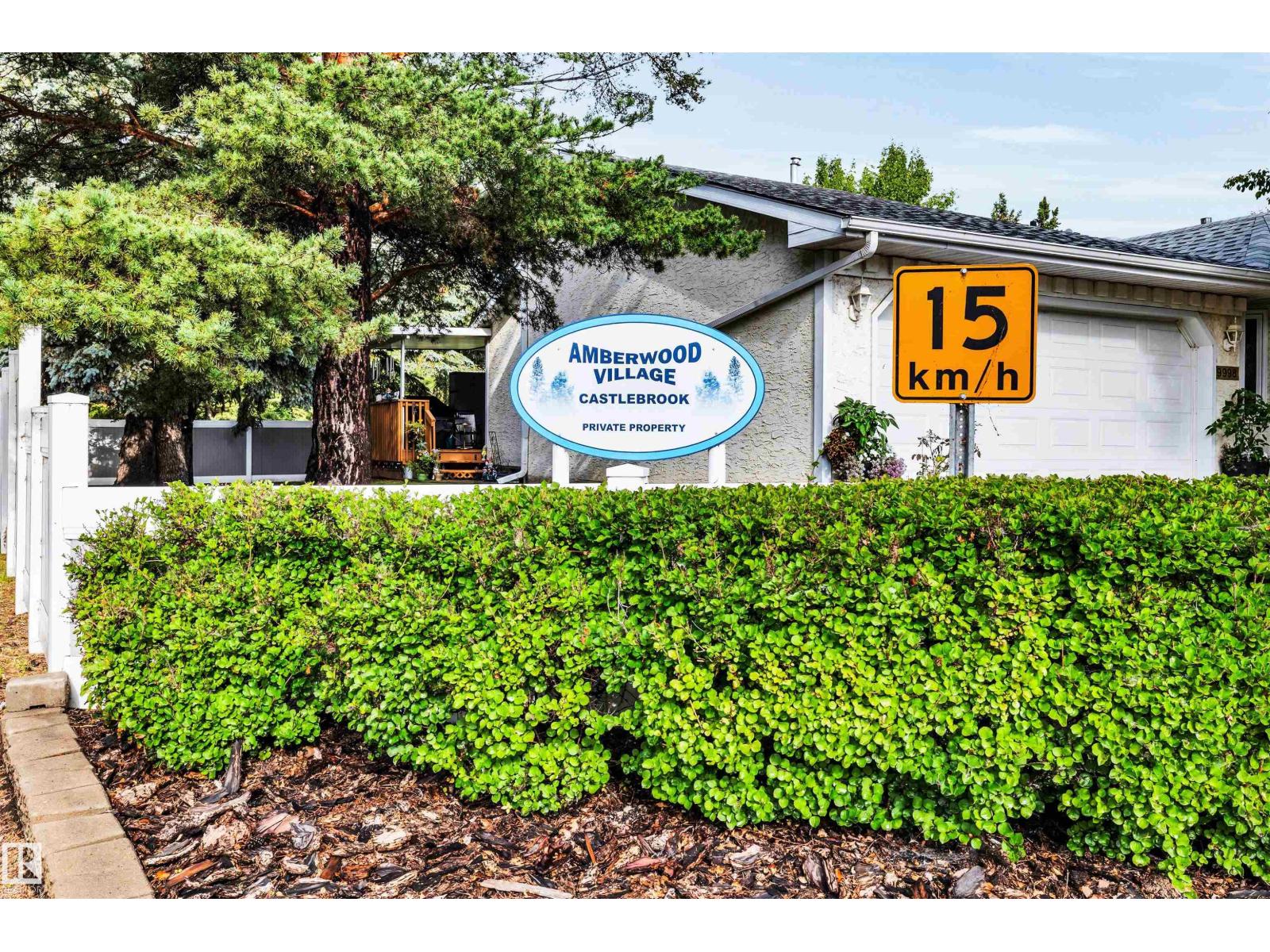 9958 176 AV NW, Edmonton, Alberta, T5X5W1