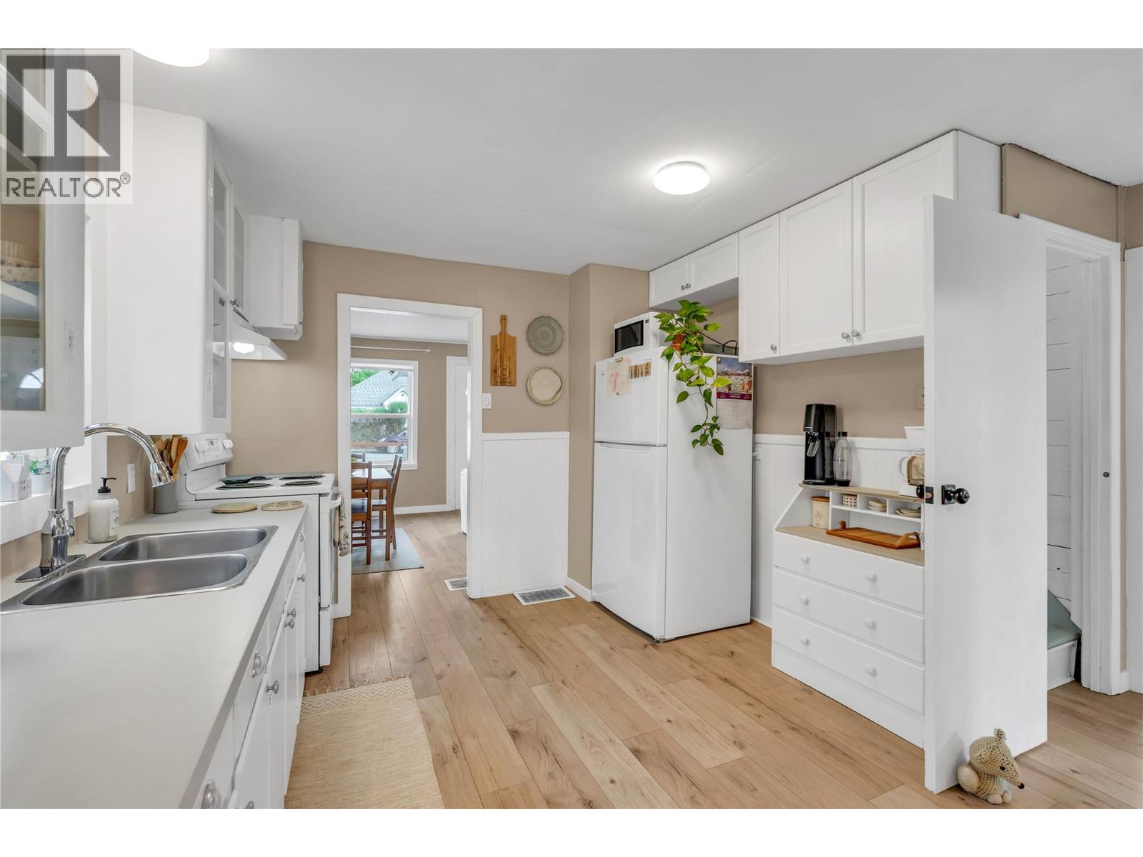 274 ANGELA Avenue - Image 12