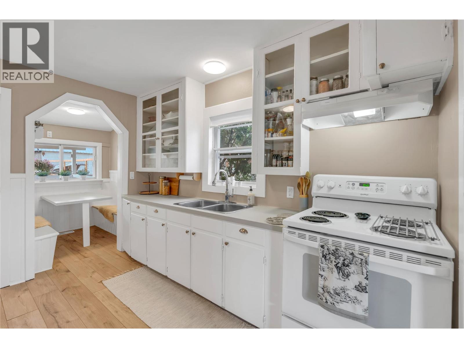 274 ANGELA Avenue - Image 14