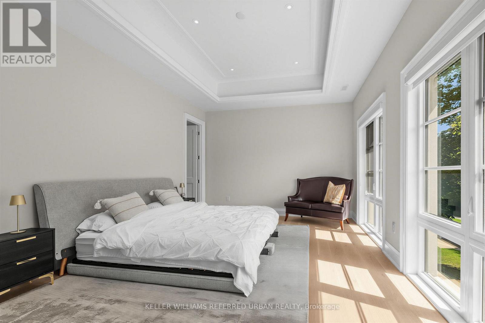 130 UPPER CANADA DRIVE - 29
