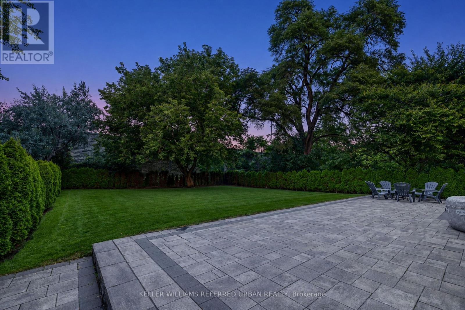 130 UPPER CANADA DRIVE - 45