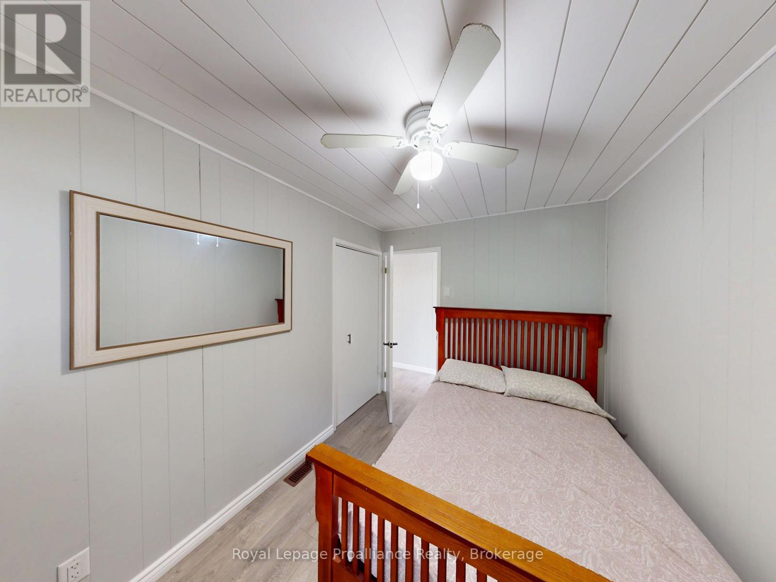 214 LAKEVIEW LANE - 15