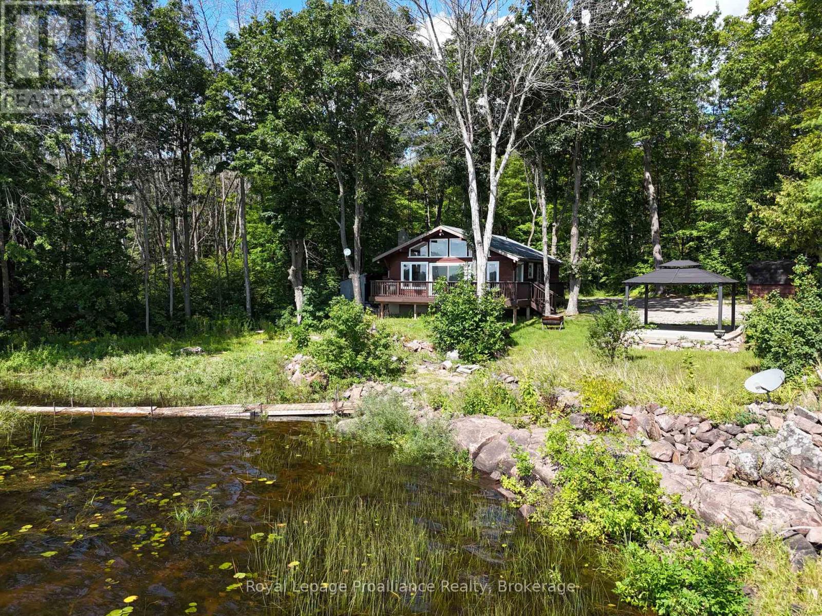 214 LAKEVIEW LANE - 23