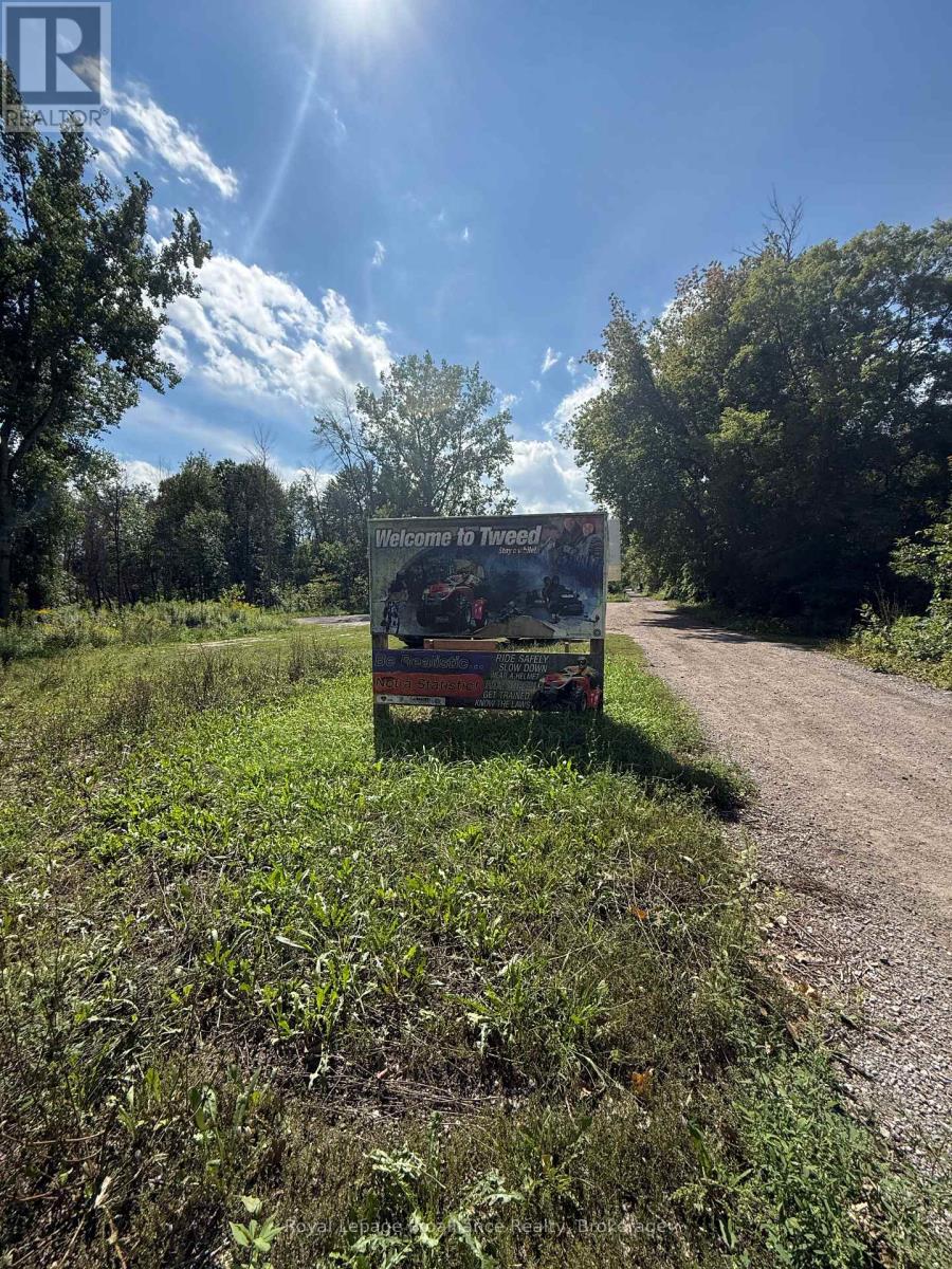 214 LAKEVIEW LANE - 29