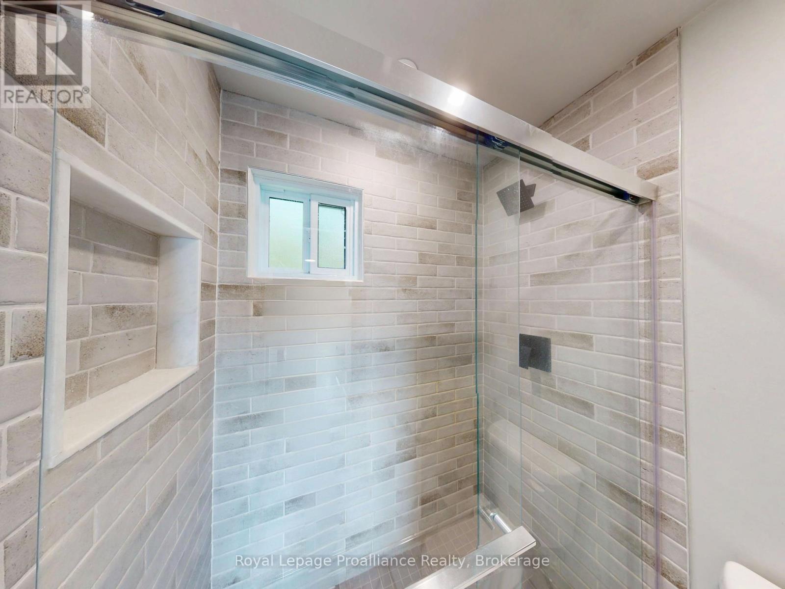 214 LAKEVIEW LANE - 19