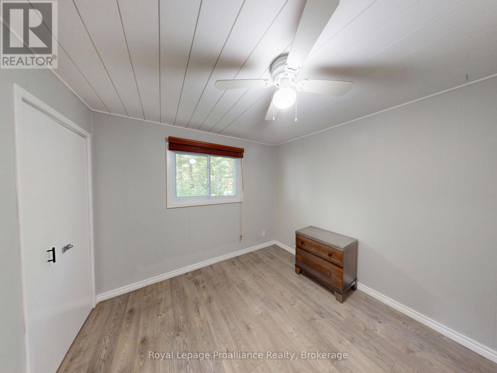 214 LAKEVIEW LANE - 16