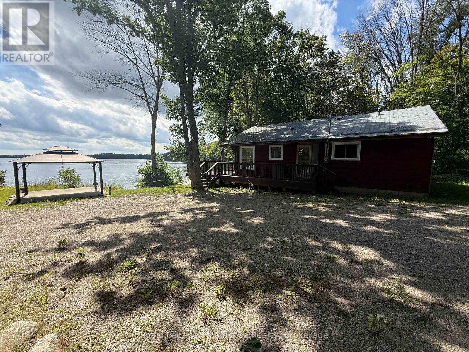 214 LAKEVIEW LANE - 24