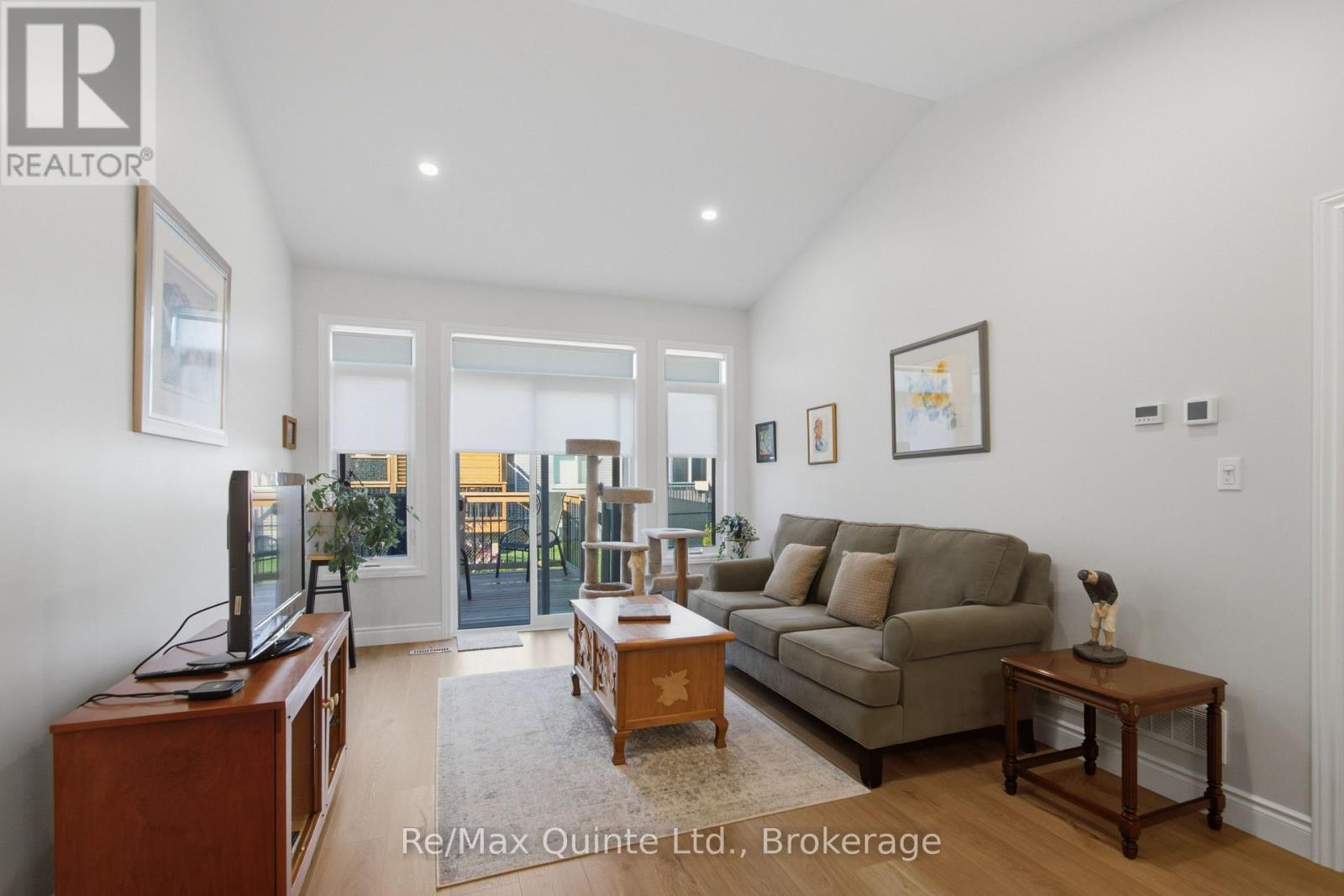 94 RAYCROFT DRIVE - 13
