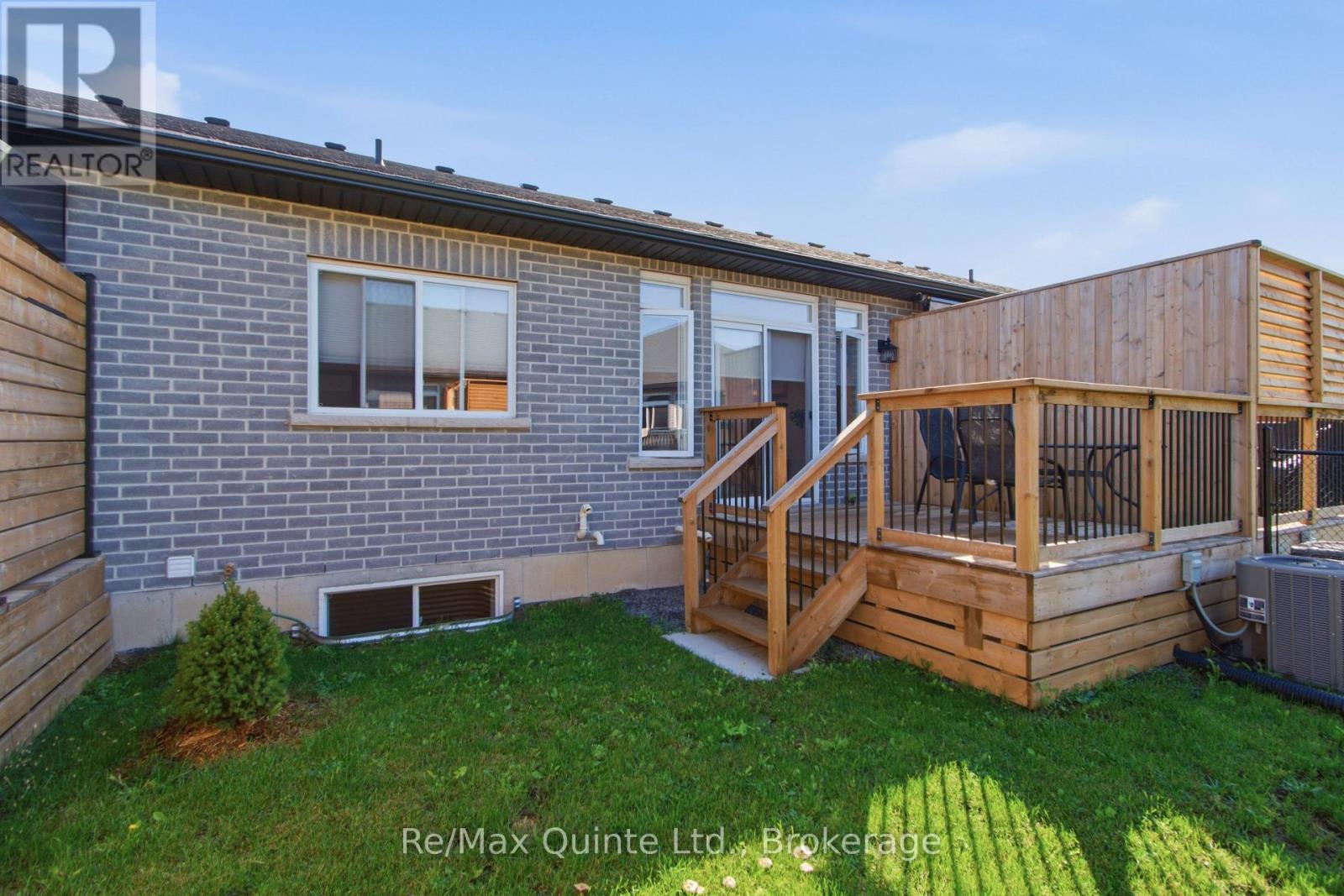 94 RAYCROFT DRIVE - 25