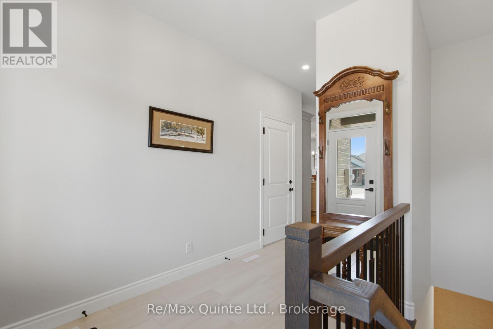 94 RAYCROFT DRIVE - 8