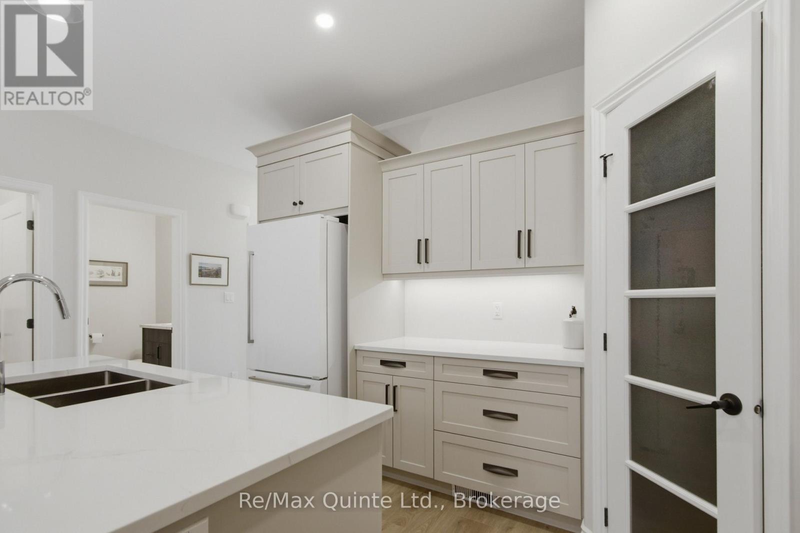 94 RAYCROFT DRIVE - 9