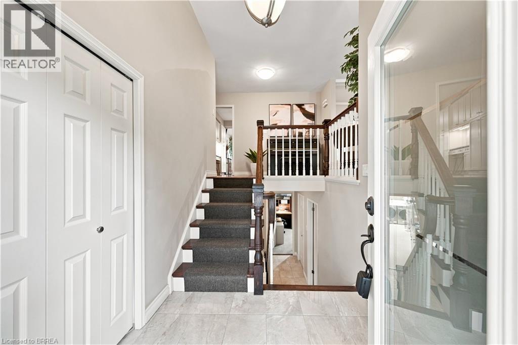 24 PRIMROSE Path, Kitchener — photo 4