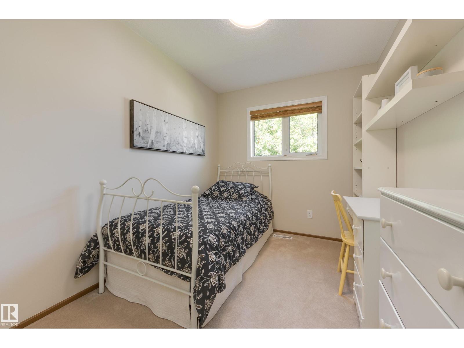4904 11 AV NW - 15