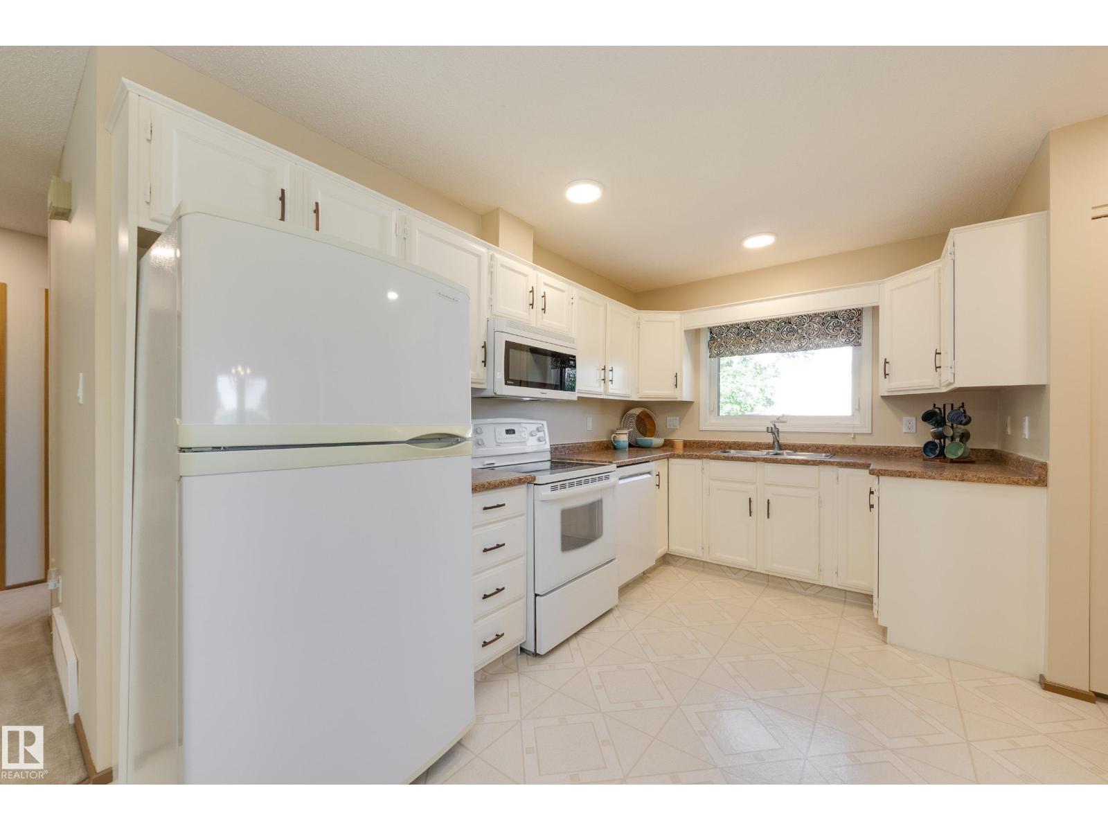 4904 11 AV NW - 9