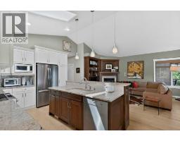 509 Sunridge Crescent W - photo 3