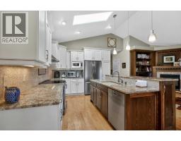 Bedroom - 509 Sunridge Crescent W, Lethbridge, AB T1J0T1 Photo 11