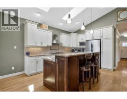 Primary Bedroom - 509 Sunridge Crescent W, Lethbridge, AB T1J0T1 Photo 7