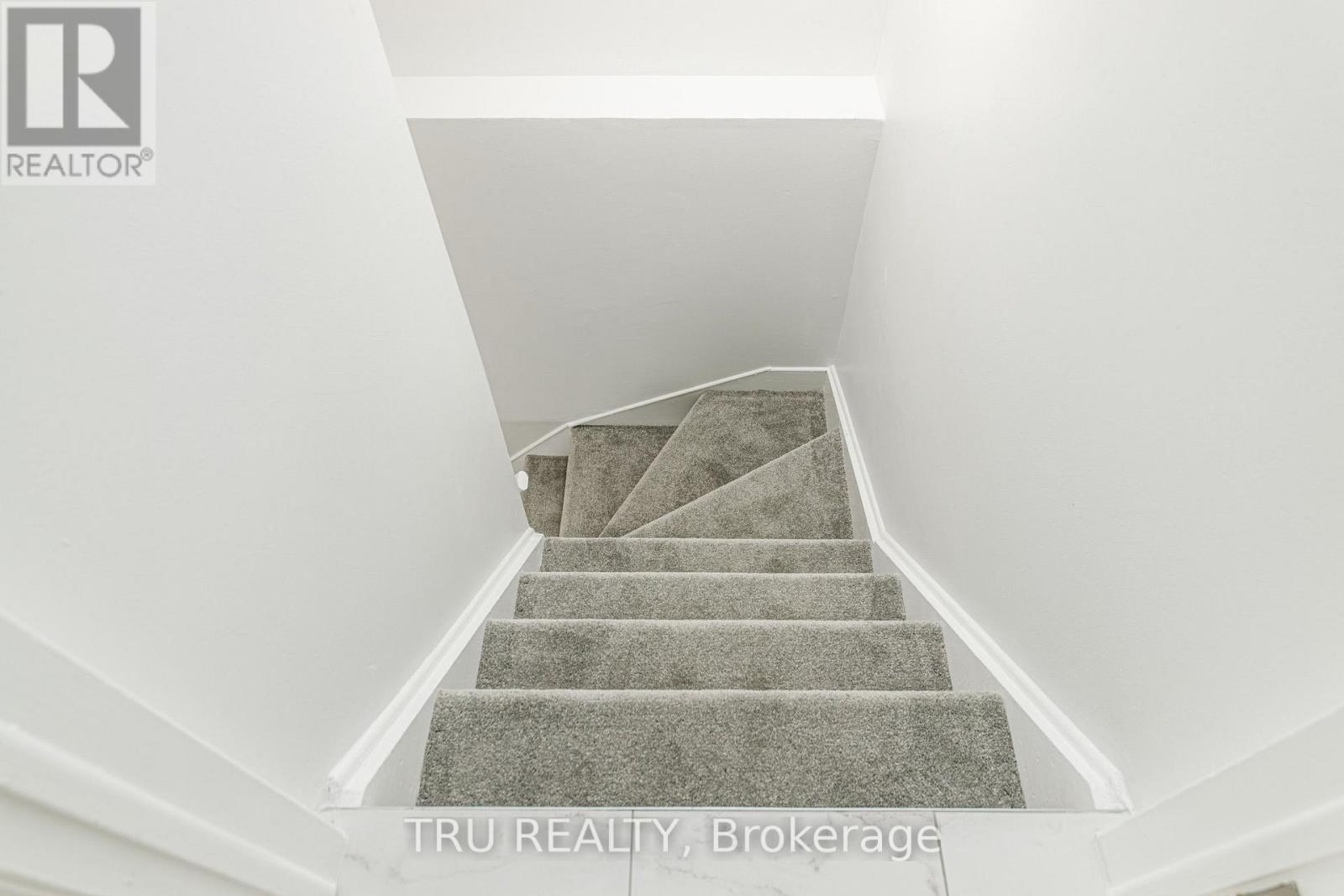 14 WOLFGANG DRIVE - Image 23