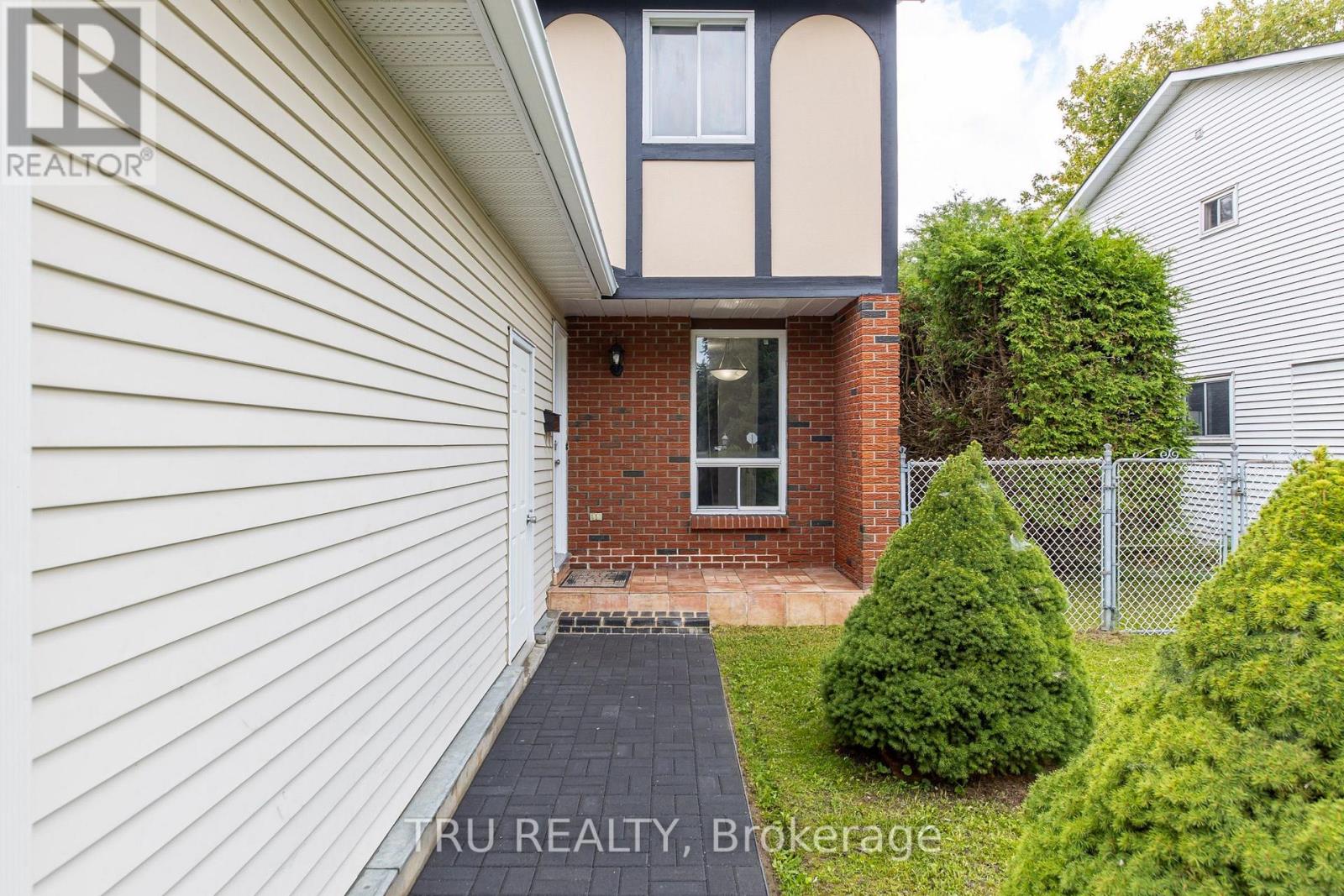 14 WOLFGANG DRIVE - Image 32