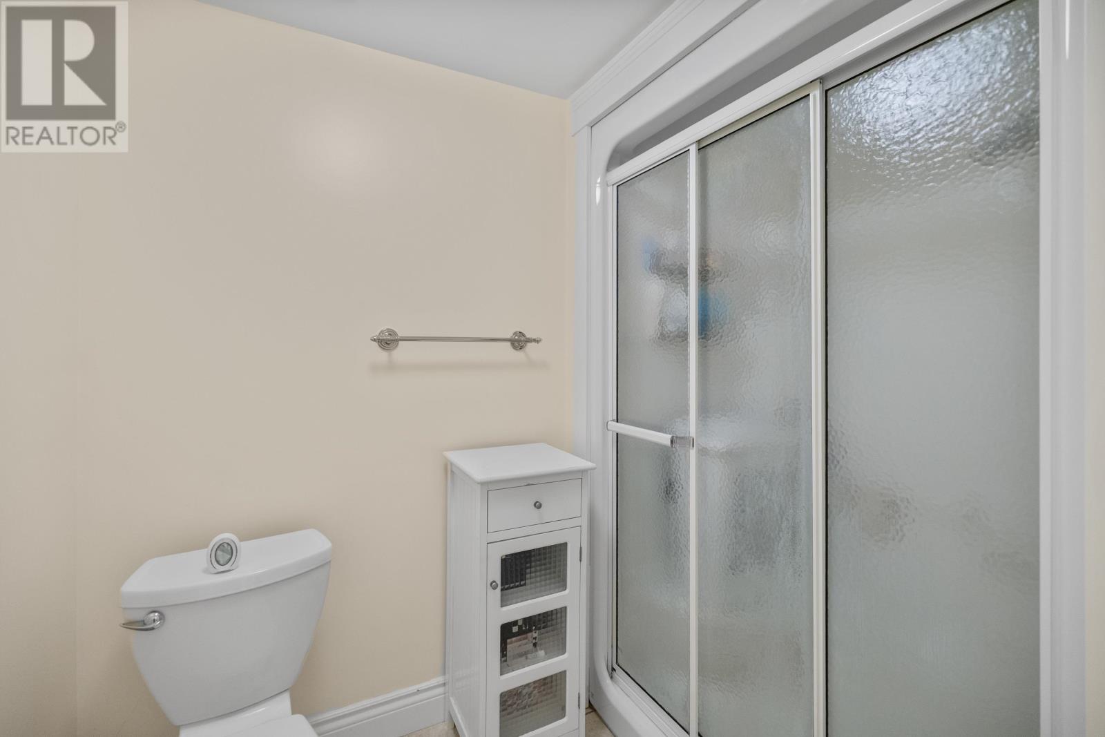 18 Newland Crescent - Image 28