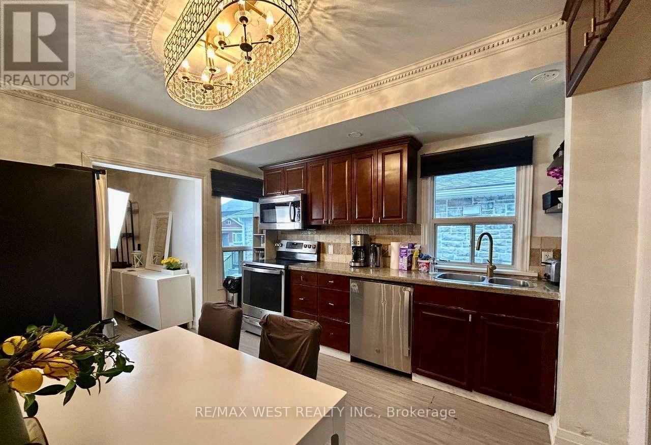 36 FOURTEENTH STREET E - Image 12