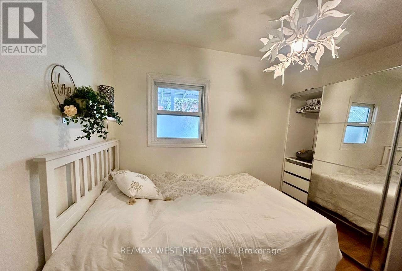 36 FOURTEENTH STREET E - Image 14