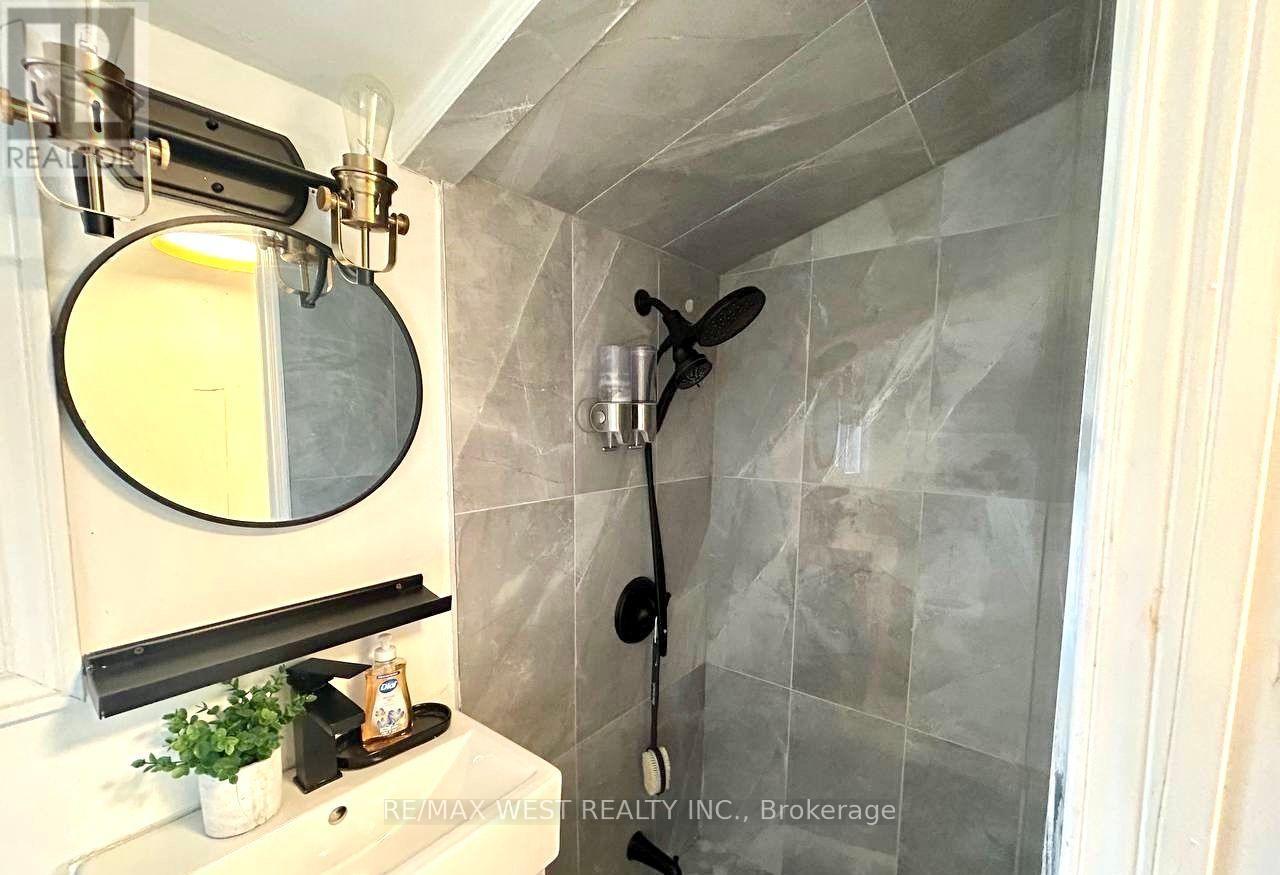 36 FOURTEENTH STREET E - Image 16