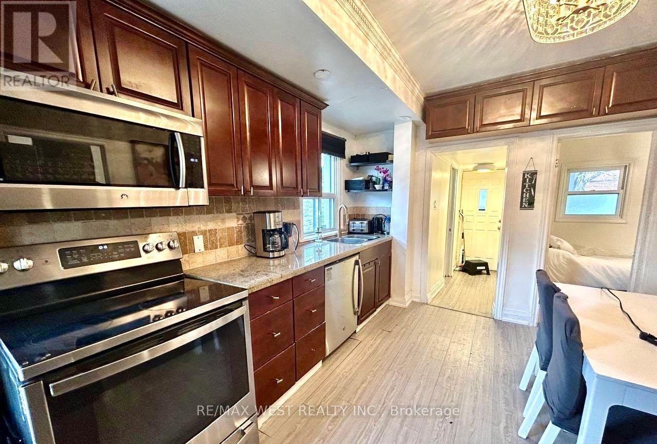 36 FOURTEENTH STREET E - Image 10