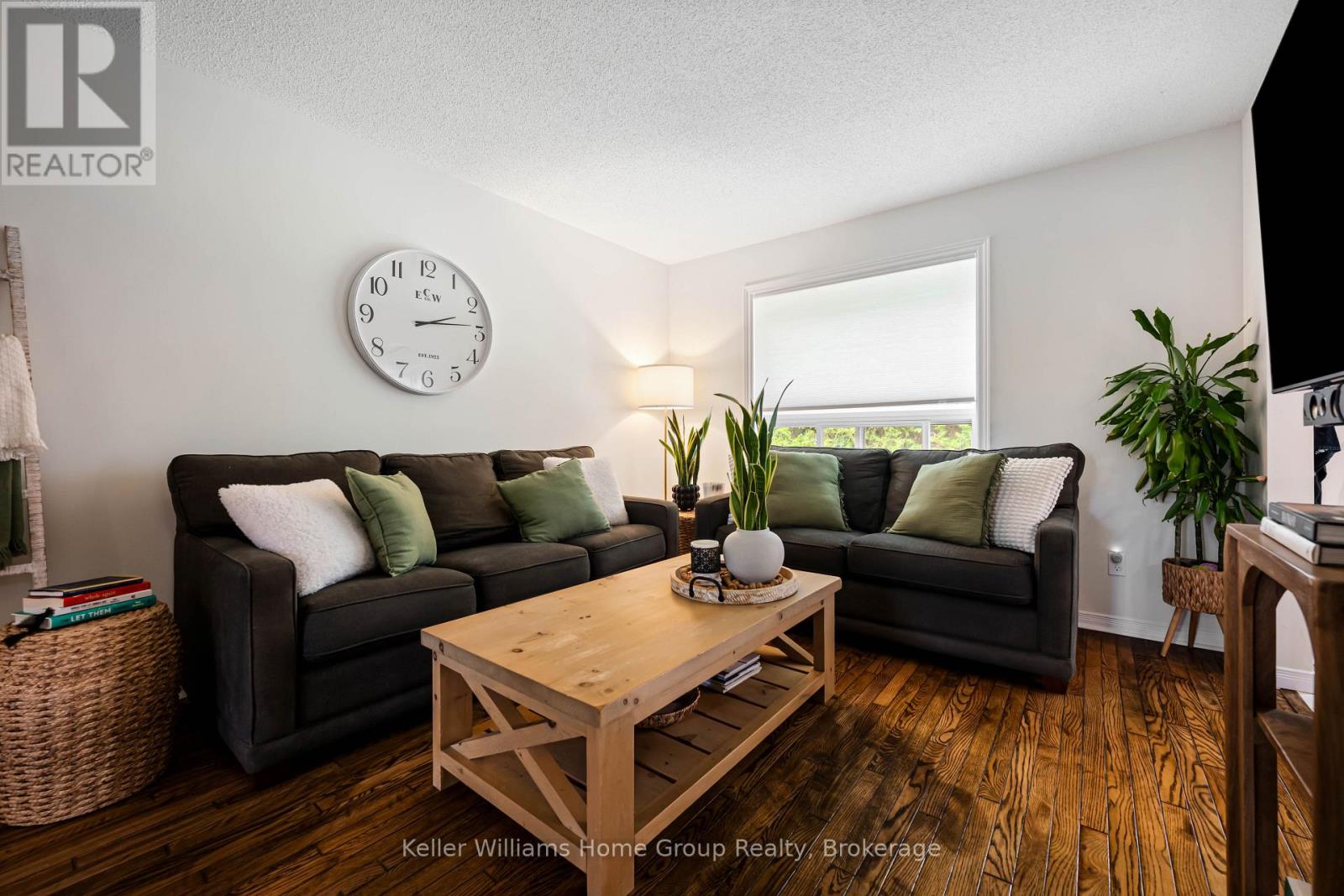 #67 90 LAWRENCE AVENUE - 14