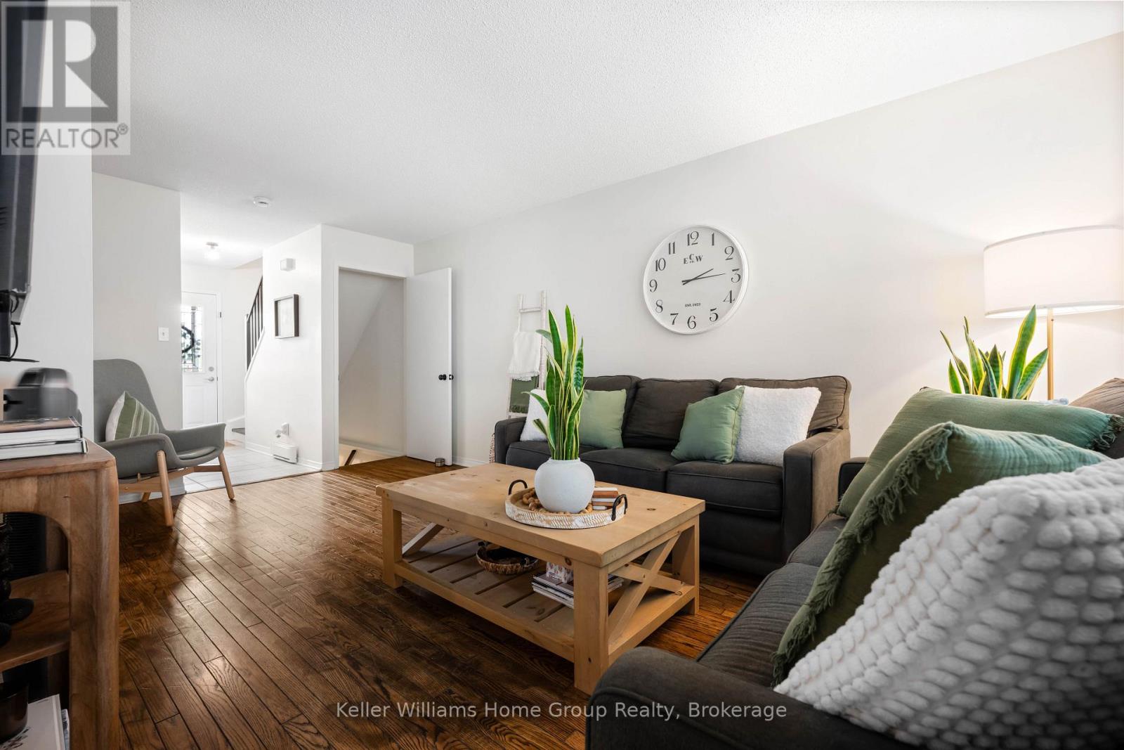 #67 90 LAWRENCE AVENUE - 15