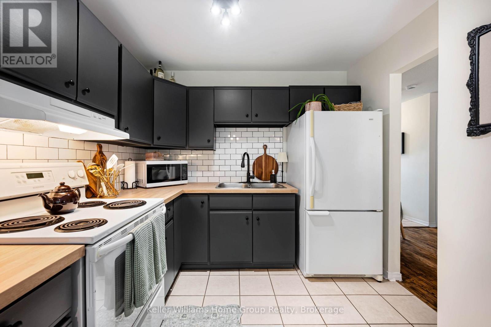 #67 90 LAWRENCE AVENUE - 18