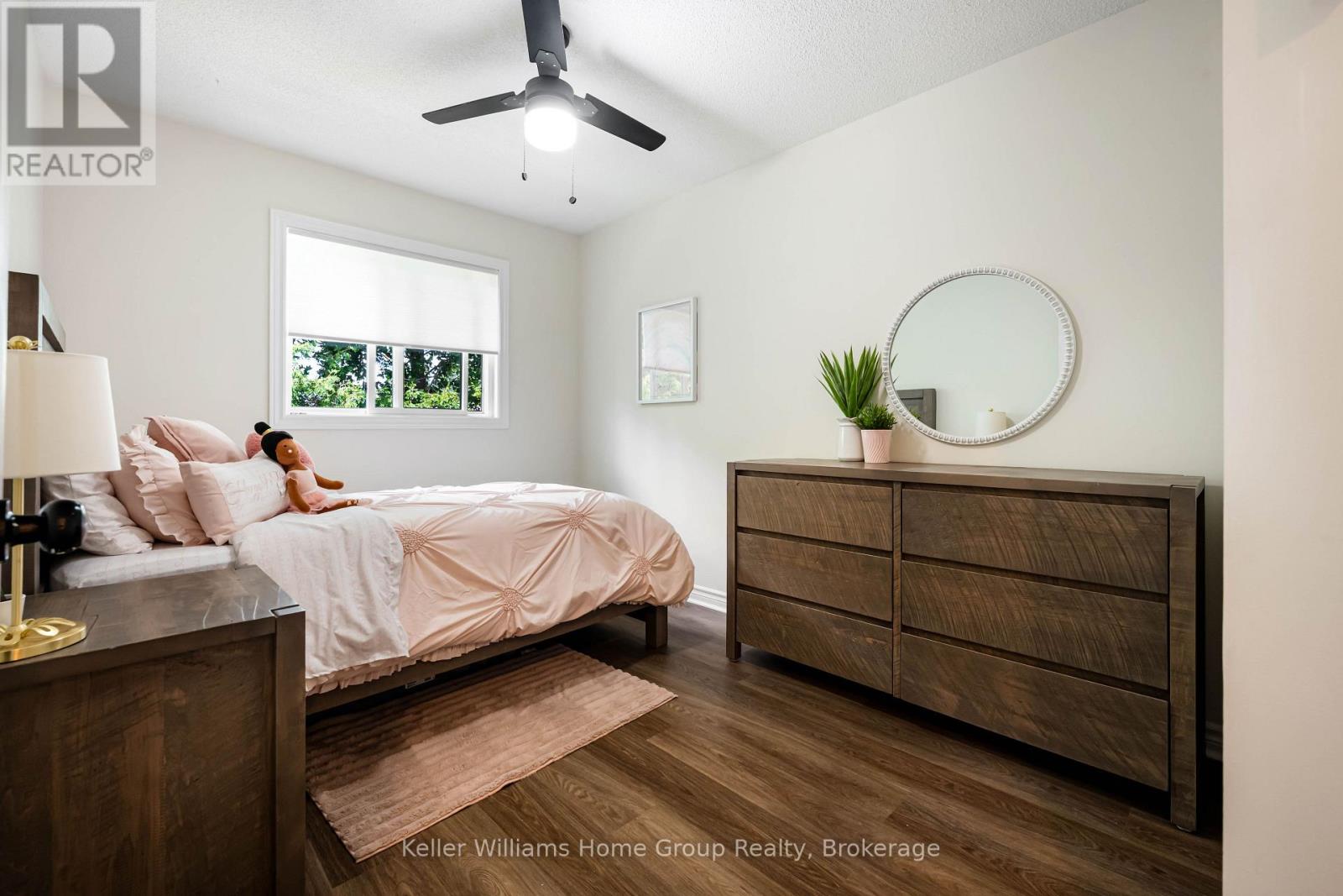 #67 90 LAWRENCE AVENUE - Image 29