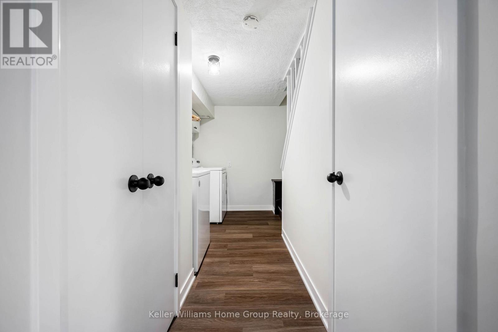 #67 90 LAWRENCE AVENUE - Image 36