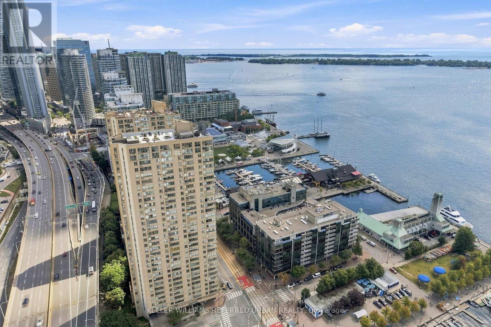 #1201/02 270 QUEENS QUAY W - 37