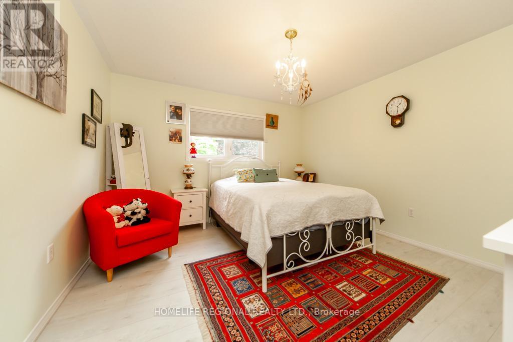 20 ROSEMARIE CRESCENT - 12